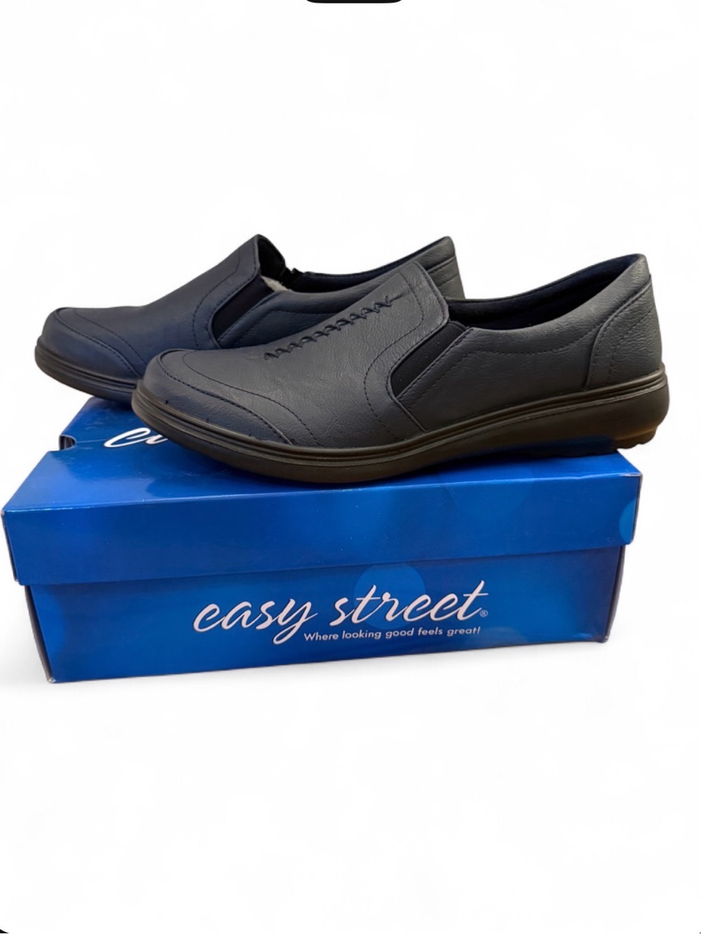 NWT Women’s Easy Street Navy Blue Slip-On Comfort Shoe - Loafer Size 11